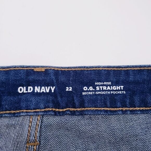 Old Navy Plus Size High Waisted O.G. Straight Cut-Off 9iBermuda Shorts Size 22 - Picture 9 of 10